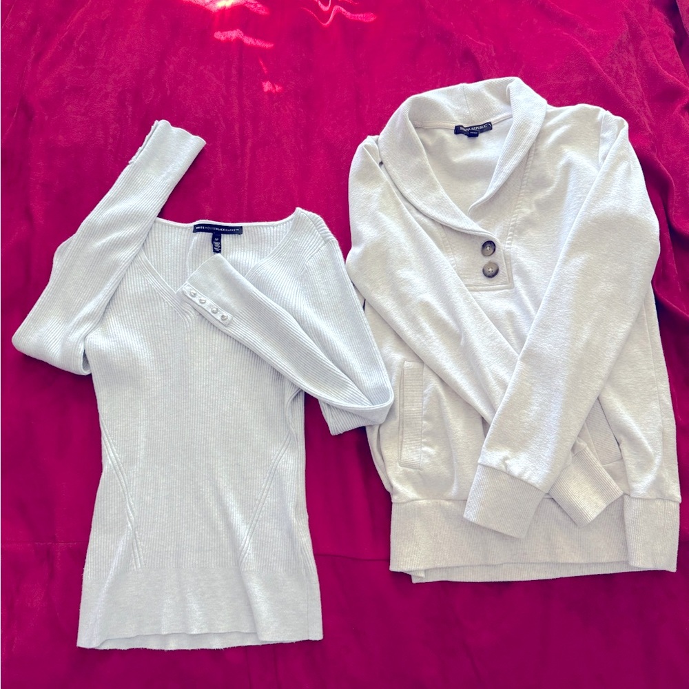 Lot of 2 ivory light sweaters Banana republic XS and White House black market S